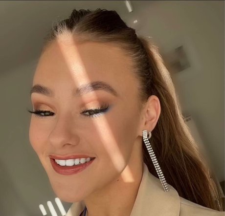 Sydney Etherington onlyfans model