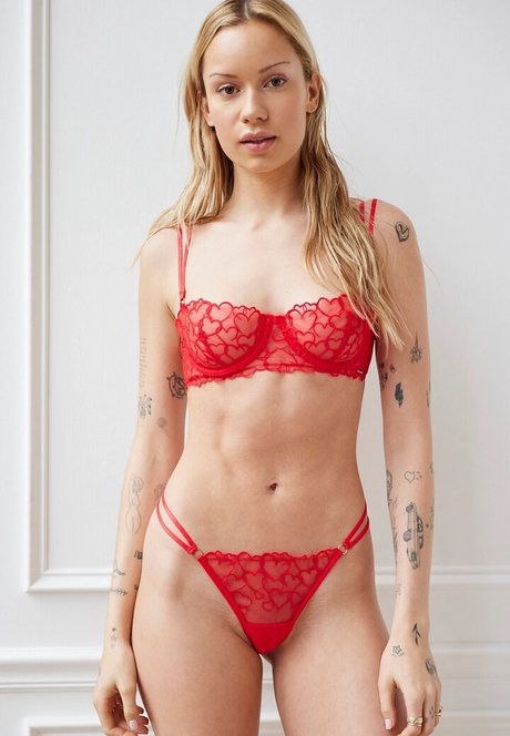 Lindsay Vrckovnik Linmick onlyfans striptease