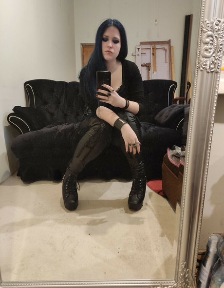 Jennybiatch onlyfans model images