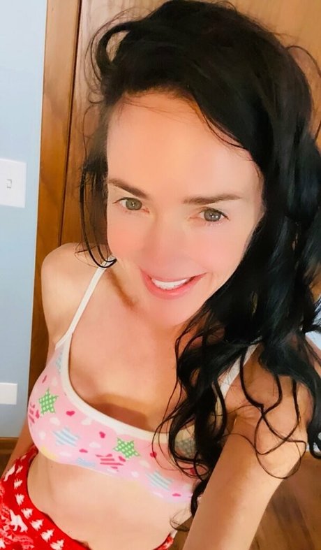 lilrosiedoll onlyfans nude photos