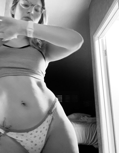 ThatERNurse onlyfans nude leaks