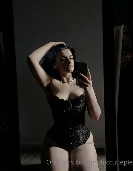 gothiccutiepie naked leaked onlyfans