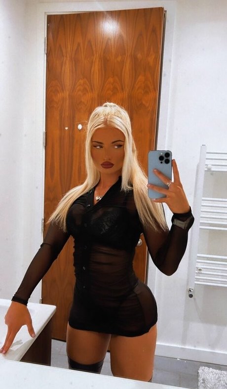 Zara Louisa onlyfans porn nude