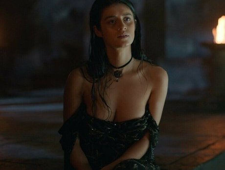 Anya Chalotra onlyfans model images