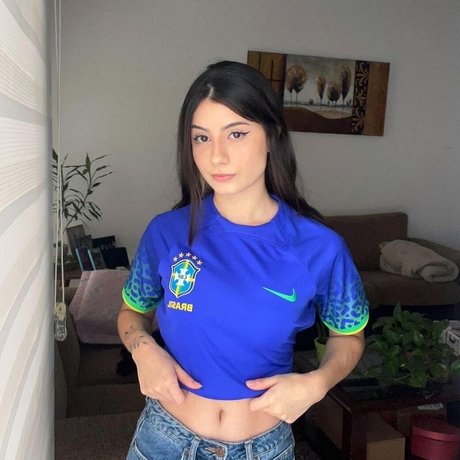 Ingrid Larissa onlyfans model