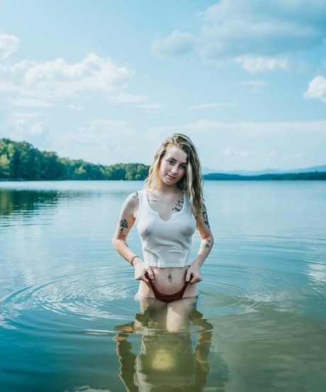 Minnietheentertainer only fans leak nude