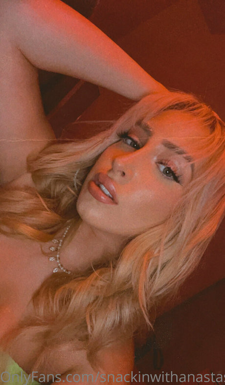 snackinwithanastasia porn onlyfans leaks