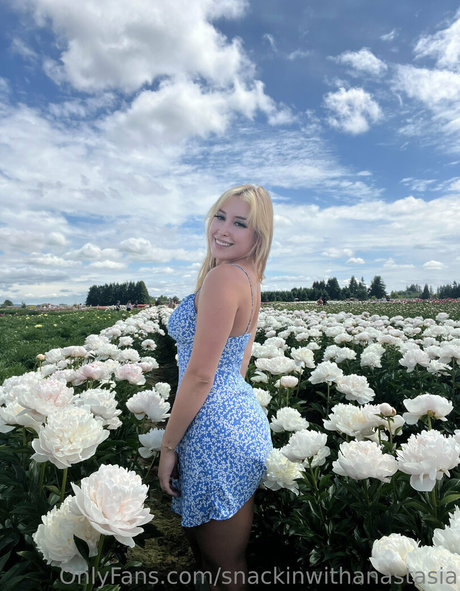 snackinwithanastasia hot onlyfans