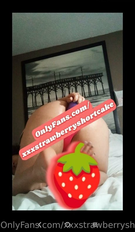 xxxstrawberryshortcake onlyfans leaked tits