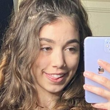 LizzyChokes onlyfans sextape