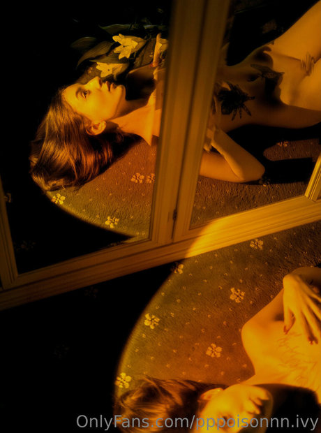 pppoisonnn ivy onlyfans striptease