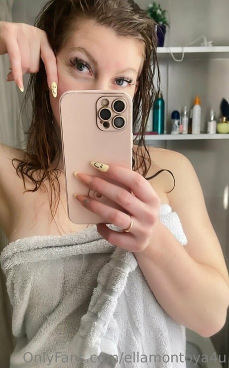 ellamontoya4u onlyfans nude