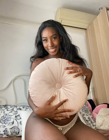 ariel brown nude onlyfans