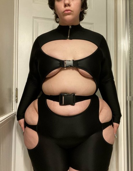 sweeet v free Profile pic