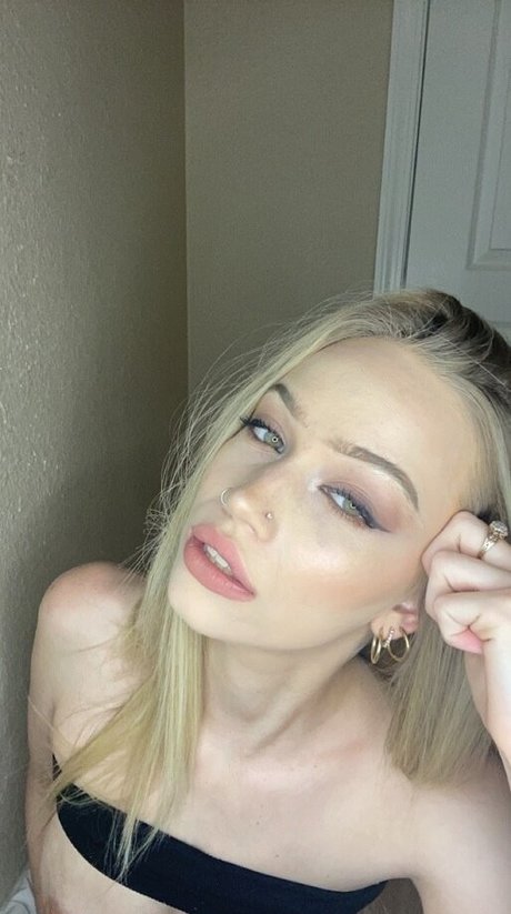 mariacheer18 onlyfans pics