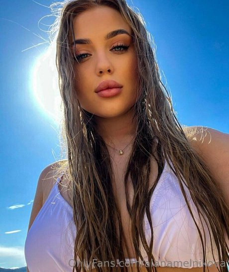 alanamelnikova onlyfans nude pictures