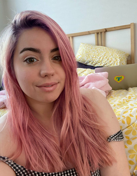 msannabananafree nude only fans