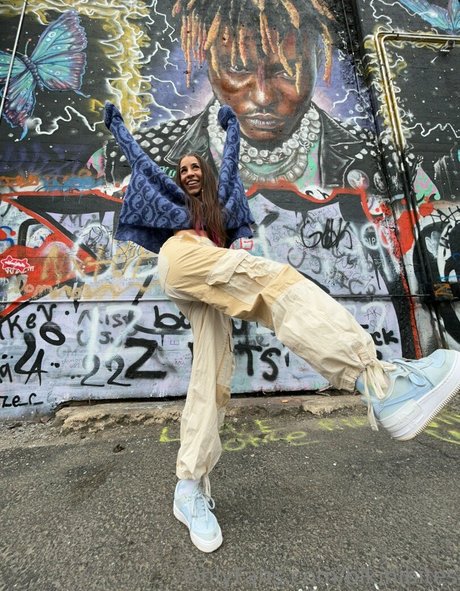 bikinibites is on onlyfans