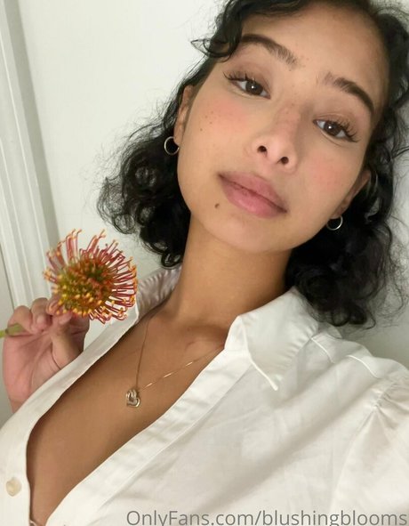 blushingblooms leaked only fans