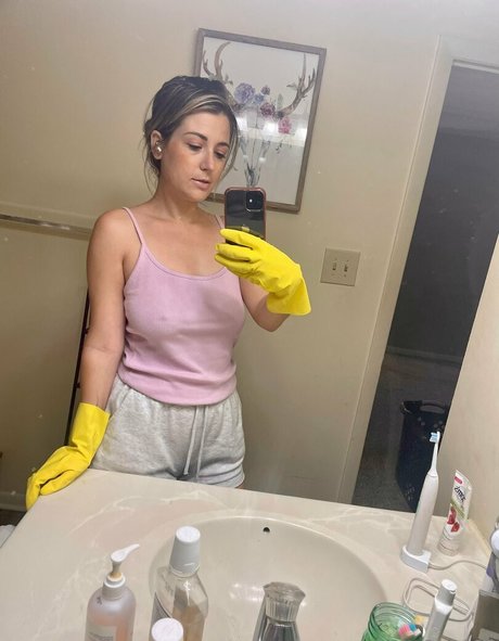 clever belle5 onlyfans photo