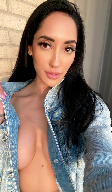 chloeamourfree onlyfans explicit content