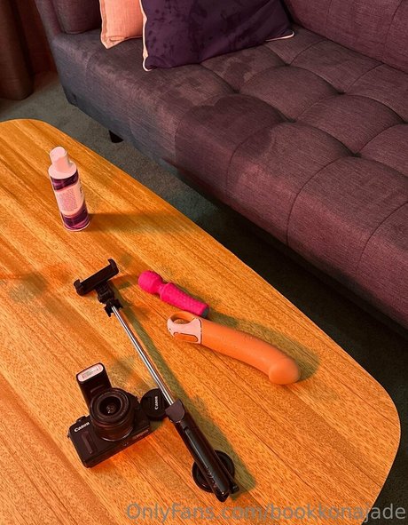 nakedhuladancer onlyfans leaked tits