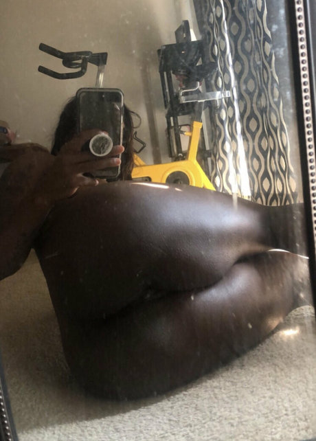 ebonymuscle topless onlyfans