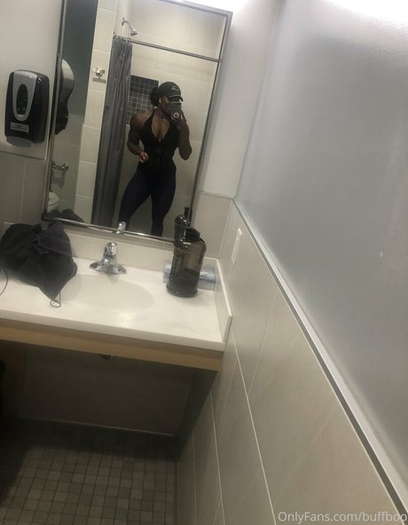 ebonymuscle ass onlyfans