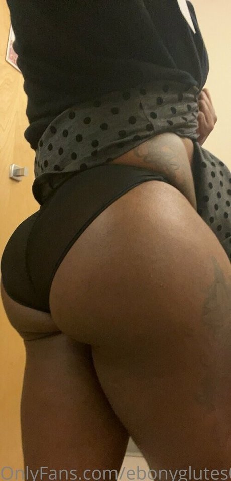 ebonyglutes01 onlyfans x