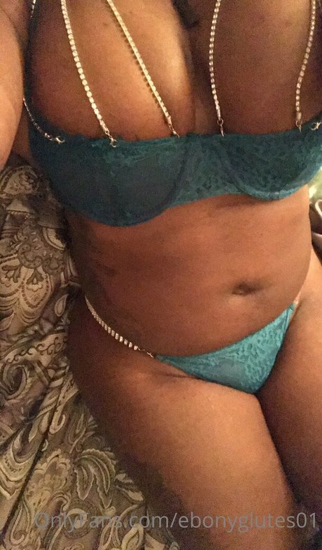 ebonyglutes01 is on onlyfans