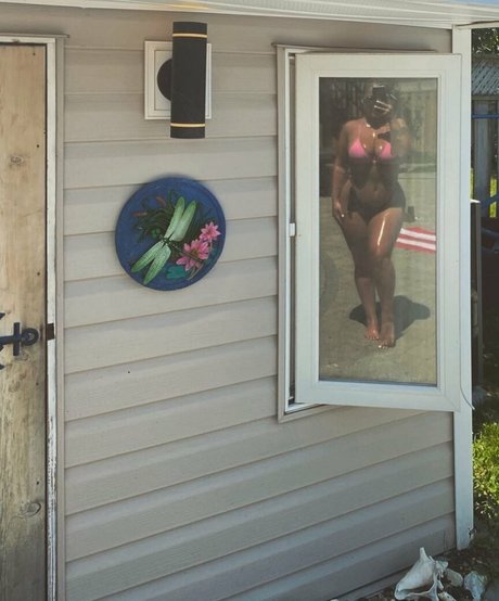 Lilly Alcorn nsfw onlyfans