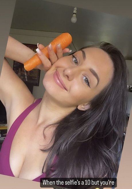 Brittany Carter naked onlyfans pics