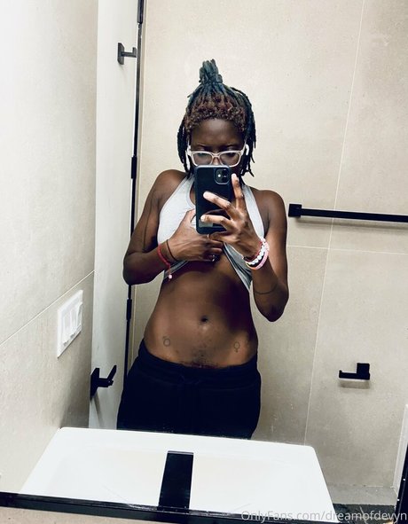 dreamofdevyn naked onlyfans