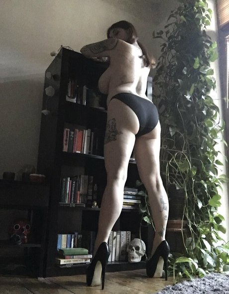 piercedpussysiren onlyfans leaked.