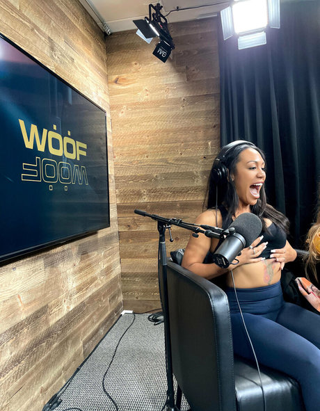 thatonegirlmikeyvlogs only fans nude