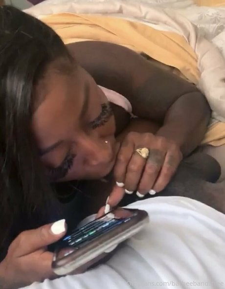 barbeebandzfree onlyfans striptease