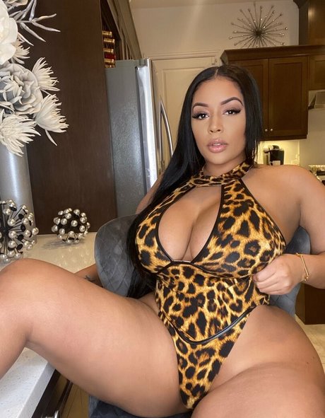 aundreanarene onlyfans tits