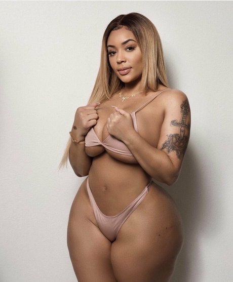 aundreanarene strip onlyfans