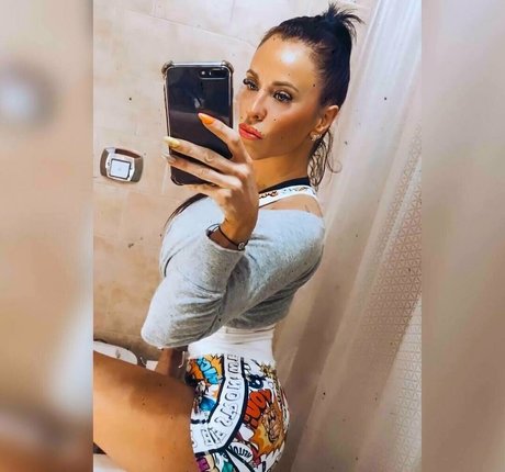 larafox22 onlyfans nudes porn