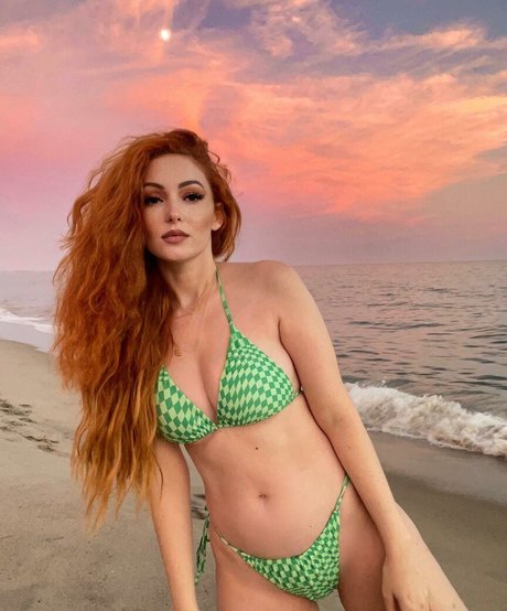 Nicole Simone only fans pics