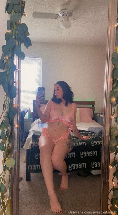 sweetbutselfish onlyfans nude leak