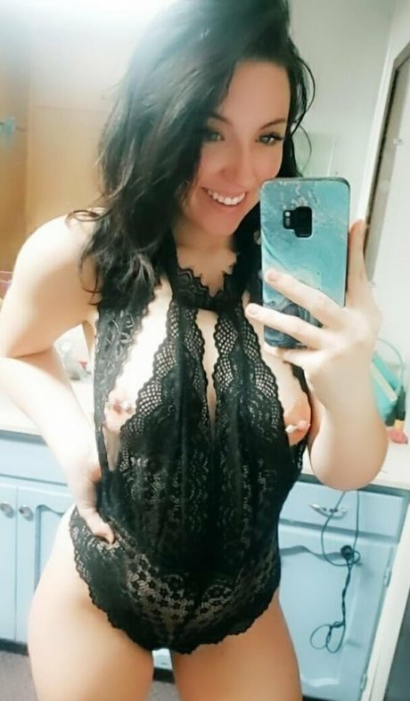 mkmama96 naked onlyfans leaked