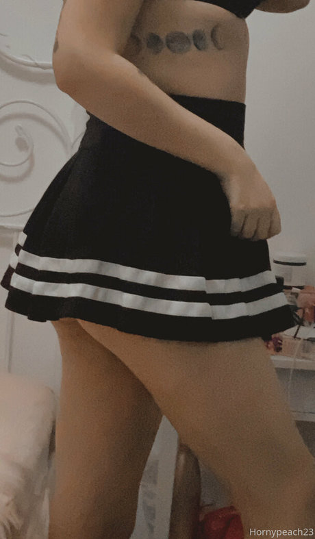 hornypeach23 nudes onlyfans