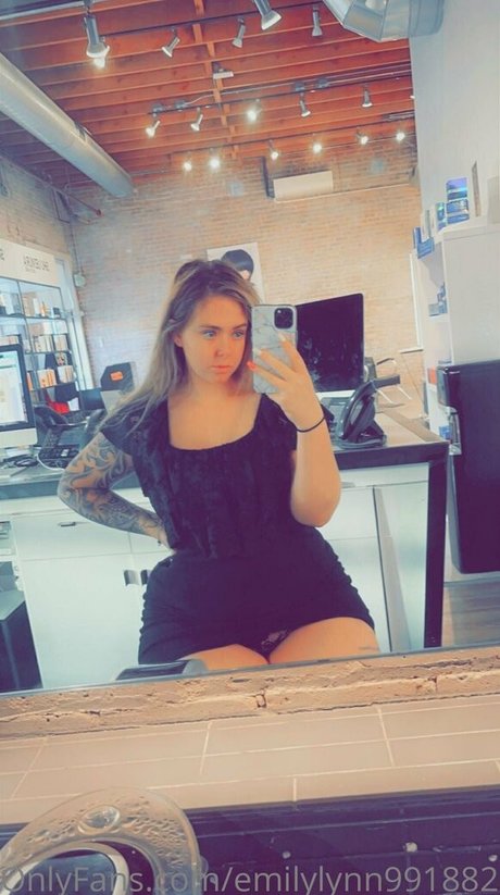 emilylynn026 onlyfans strip