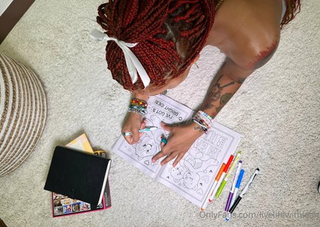 leahsade onlyfans content leaked