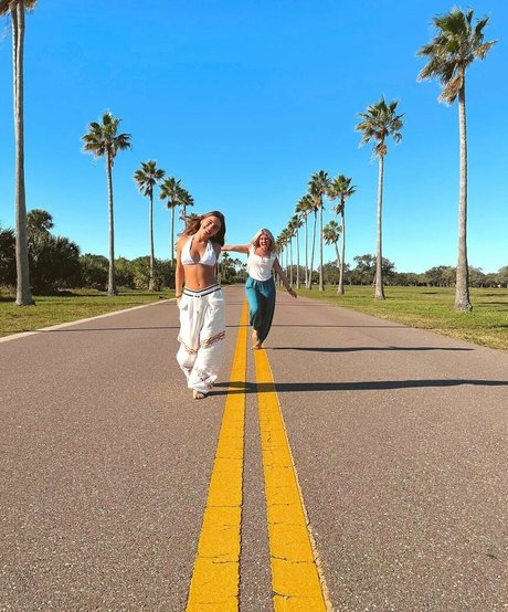 Ellie Dobleske onlyfans tits