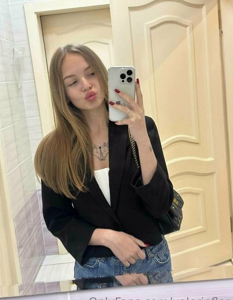 valerieflor onlyfans boobs