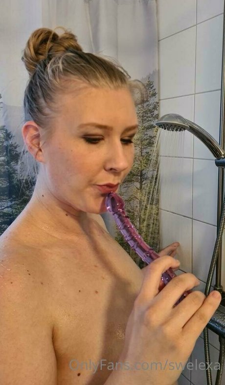 swelexa99free naked onlyfans pics