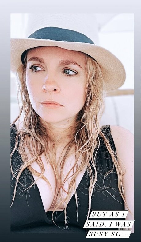 Georgia Moffett onlyfans leak fuck