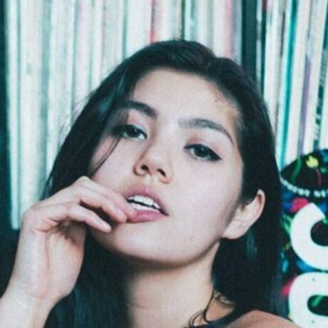 Kyra Elton onlyfans lesk